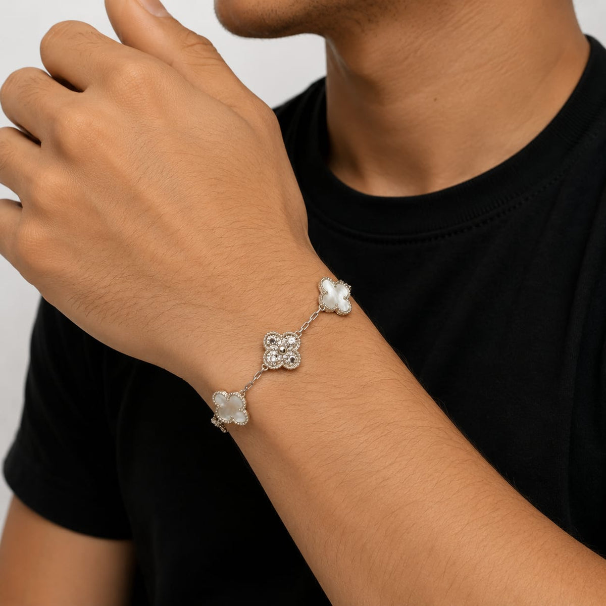 Pulso Estilo Trébol Blanco